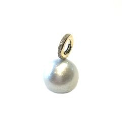 Guldbrandsen: Slice Vedhng - Guld - Brillanter -  South Sea Perle-GUP205-13,5mm