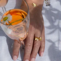 Flora Danica: Firklver Pav armbnd - forgyldt slv - FLC-Br-G-Pave